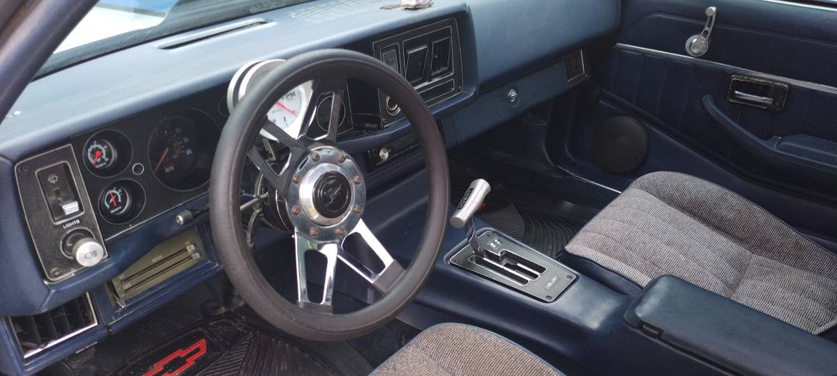 Chevrolet-camaro-coupe-1981-silver-2