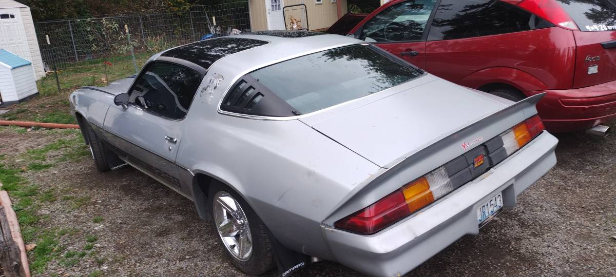 Chevrolet-camaro-coupe-1981-silver