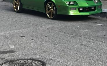Chevrolet-camaro-iroc-convertible-z28-1988-green-1