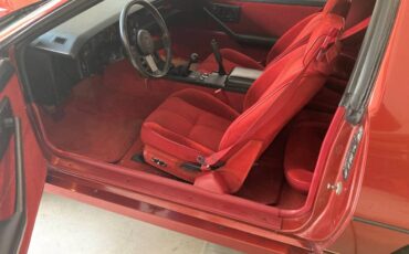Chevrolet-camaro-iroc-z-28-1986-red-7