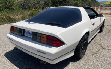 Chevrolet-camaro-iroc-z28-1985-8