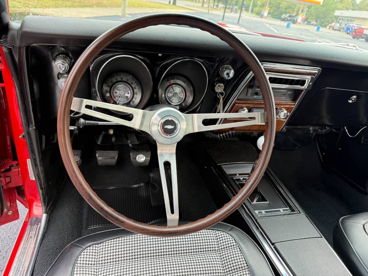 Chevrolet-camaro-rs-1967-red-110