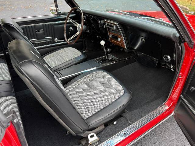 Chevrolet-camaro-rs-1967-red-76