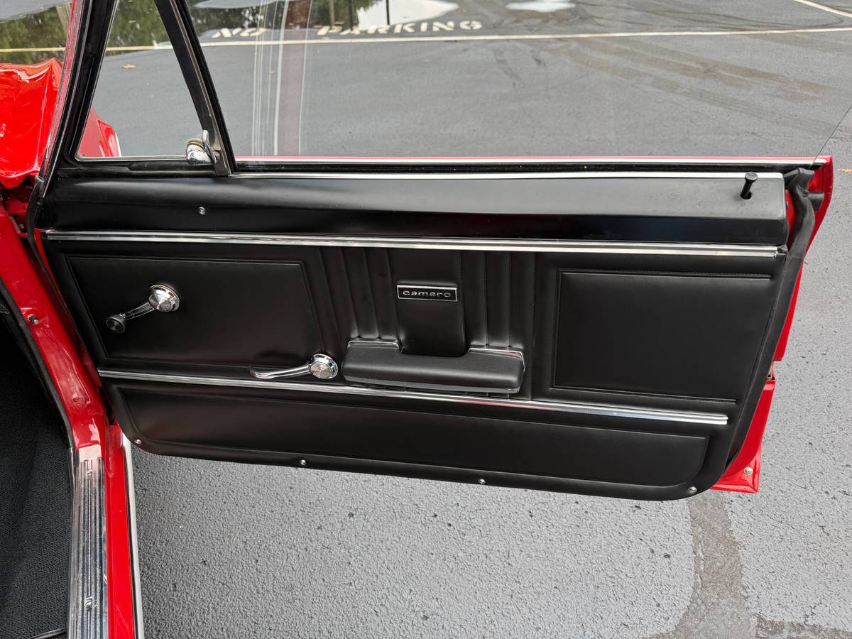 Chevrolet-camaro-rs-1967-red-93