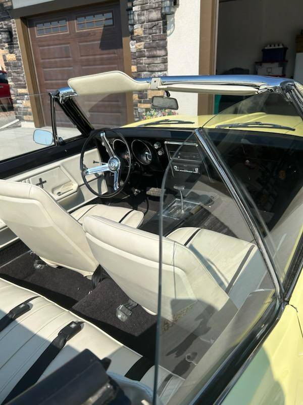 Chevrolet-camaro-rs-1967-yellow-9