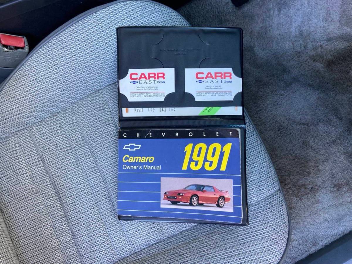 Chevrolet-camaro-rs-2dr-hatchba-1991-11