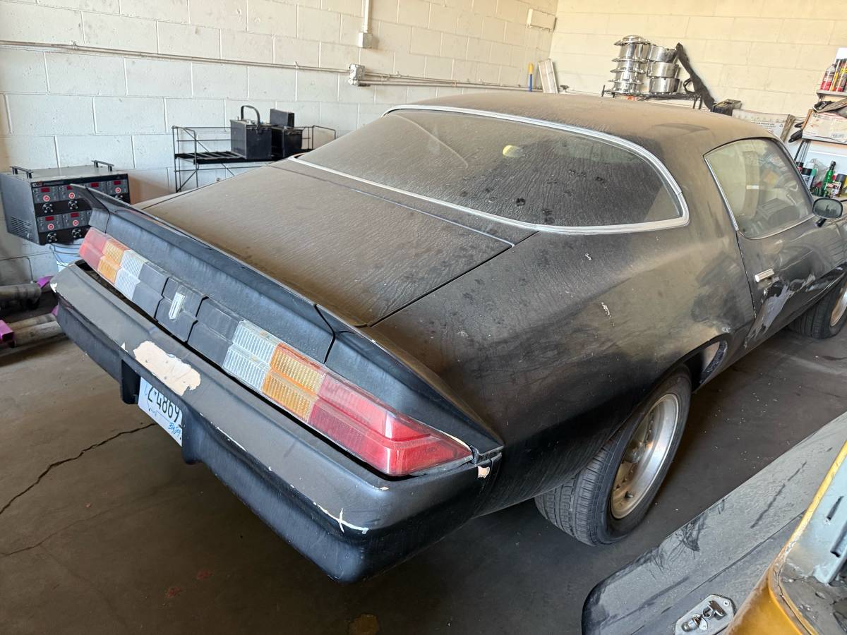 Chevrolet-camaro-sport-1981-black-2