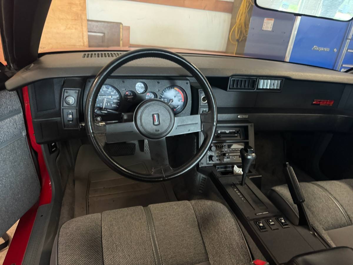 Chevrolet-camaro-sport-1988-10