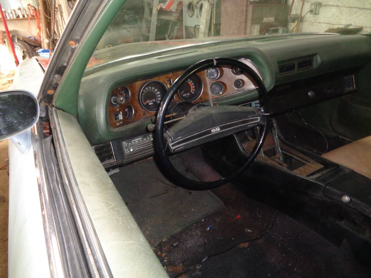 Chevrolet-camaro-ss-1972-green-24