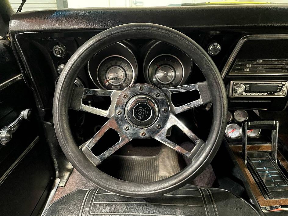 Chevrolet-camaro-ss-gas-coupe-1968-yellow-4