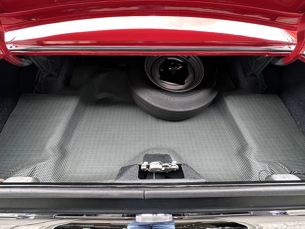 Chevrolet-camaro-ss396-1968-red-14