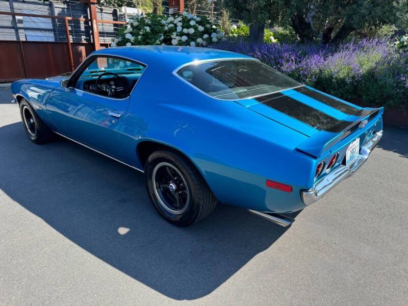 Chevrolet-camaro-z28-1970-blue-12