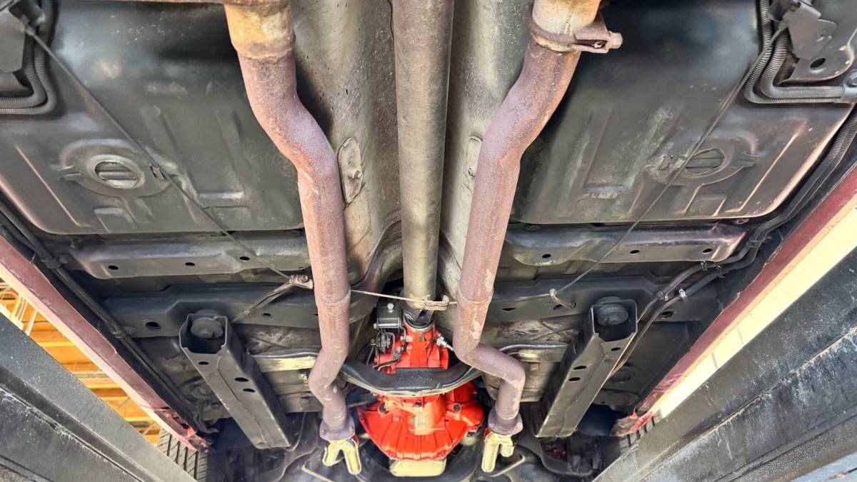Chevrolet-camaro-z28-1974-red-12