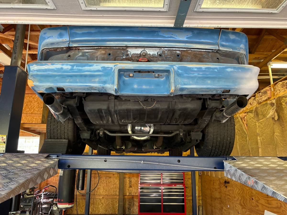 Chevrolet-camaro-z28-1981-blue-19
