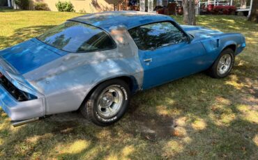 Chevrolet-camaro-z28-1981-blue-2