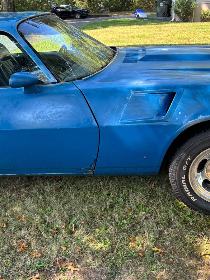 Chevrolet-camaro-z28-1981-blue-4