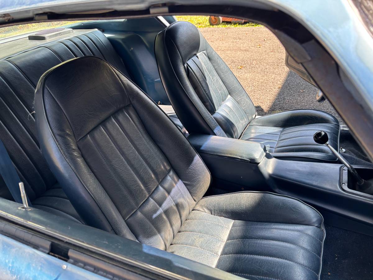 Chevrolet-camaro-z28-1981-blue-7