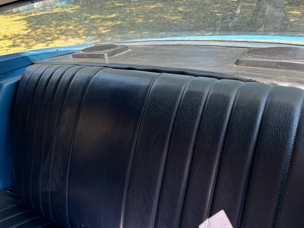 Chevrolet-camaro-z28-1981-blue-9