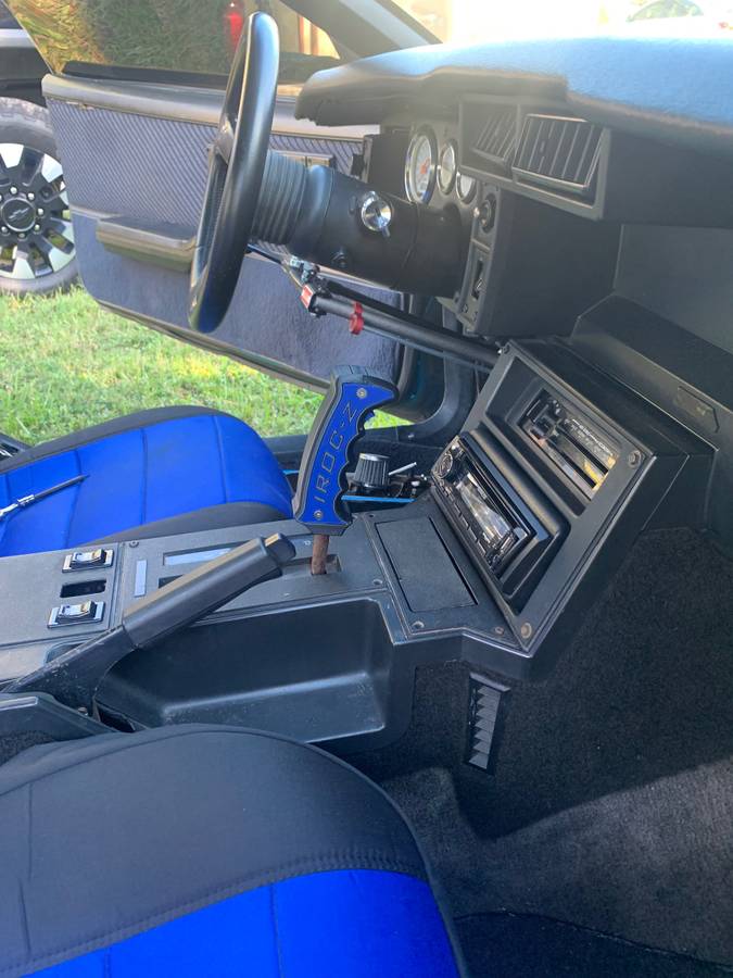 Chevrolet-camaro-z28-1986-blue-3