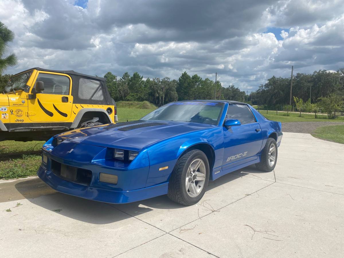 Chevrolet-camaro-z28-1986-blue-9