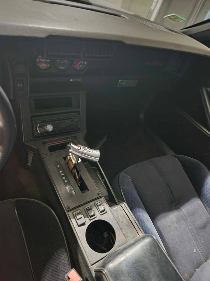 Chevrolet-camaro-z28-1986-blue-9