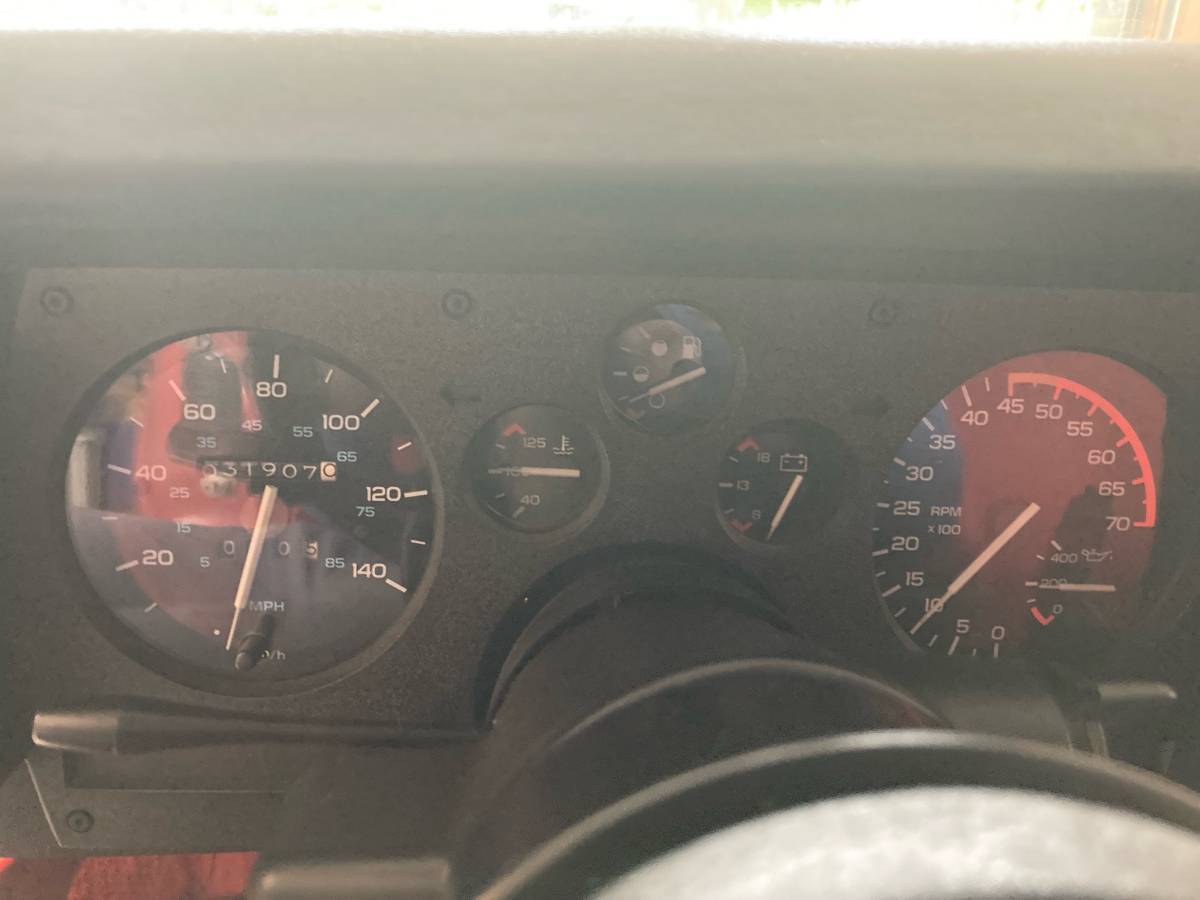 Chevrolet-camaro-z28-1986-red-13