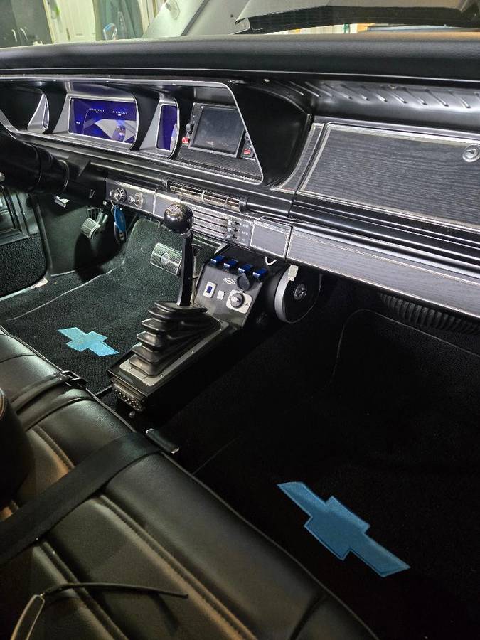 Chevrolet-caprice-1966-black-26