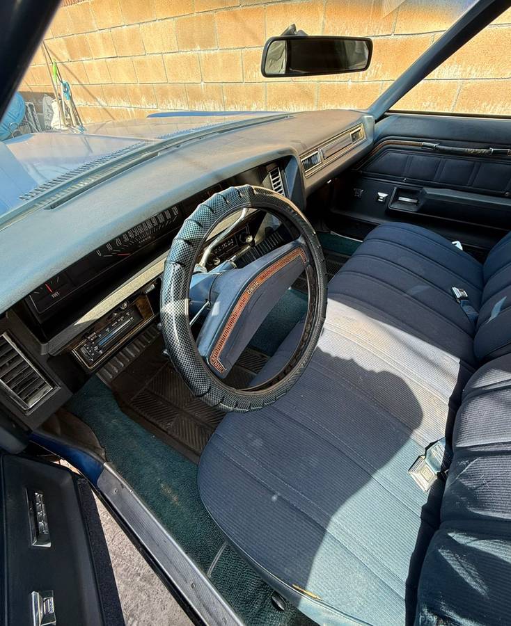 Chevrolet-caprice-1973-blue-2