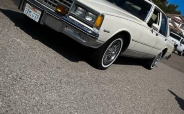 Chevrolet-caprice-classic-1983-white