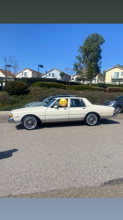 Chevrolet-caprice-classic-1983-white-4