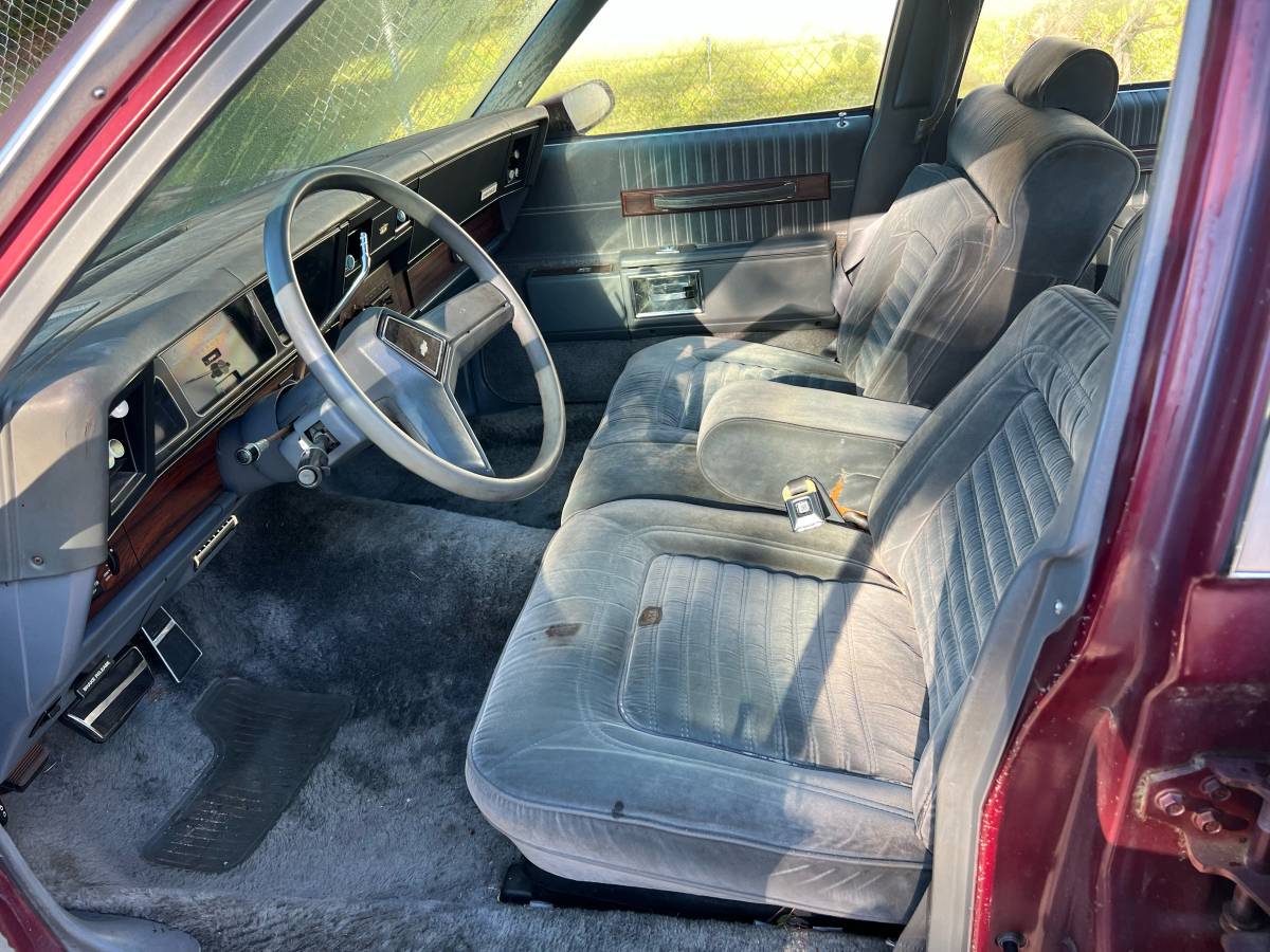 Chevrolet-caprice-classic-1988-3