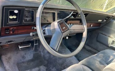 Chevrolet-caprice-classic-1988