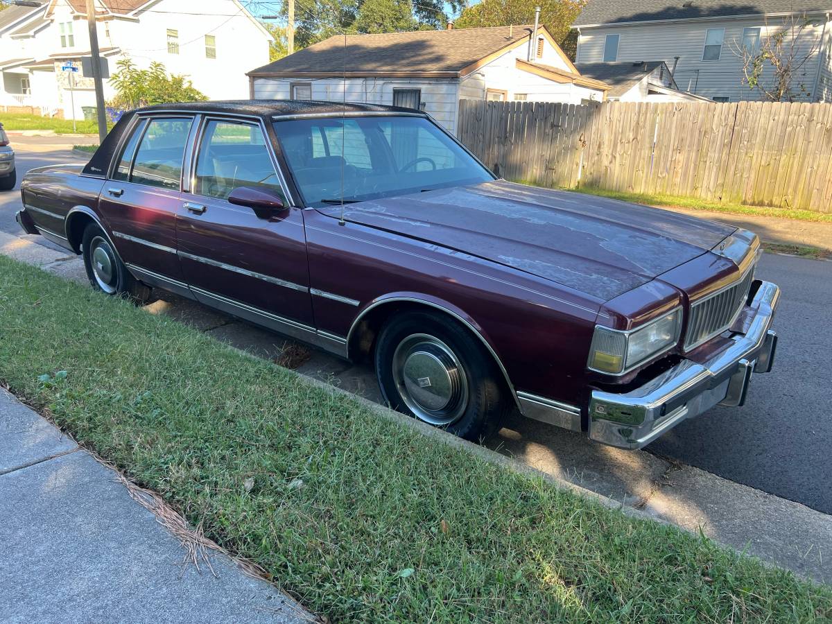 Chevrolet-caprice-classic-1988-7