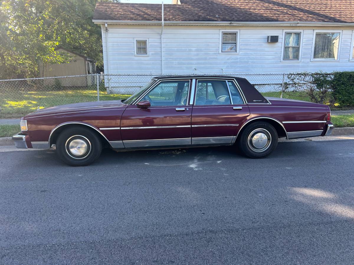 Chevrolet-caprice-classic-1988-8