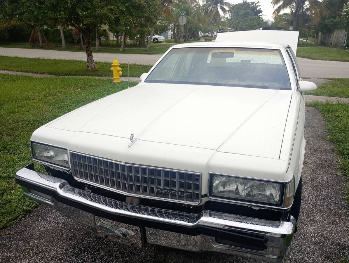 Chevrolet-caprice-classic-1989-white-1