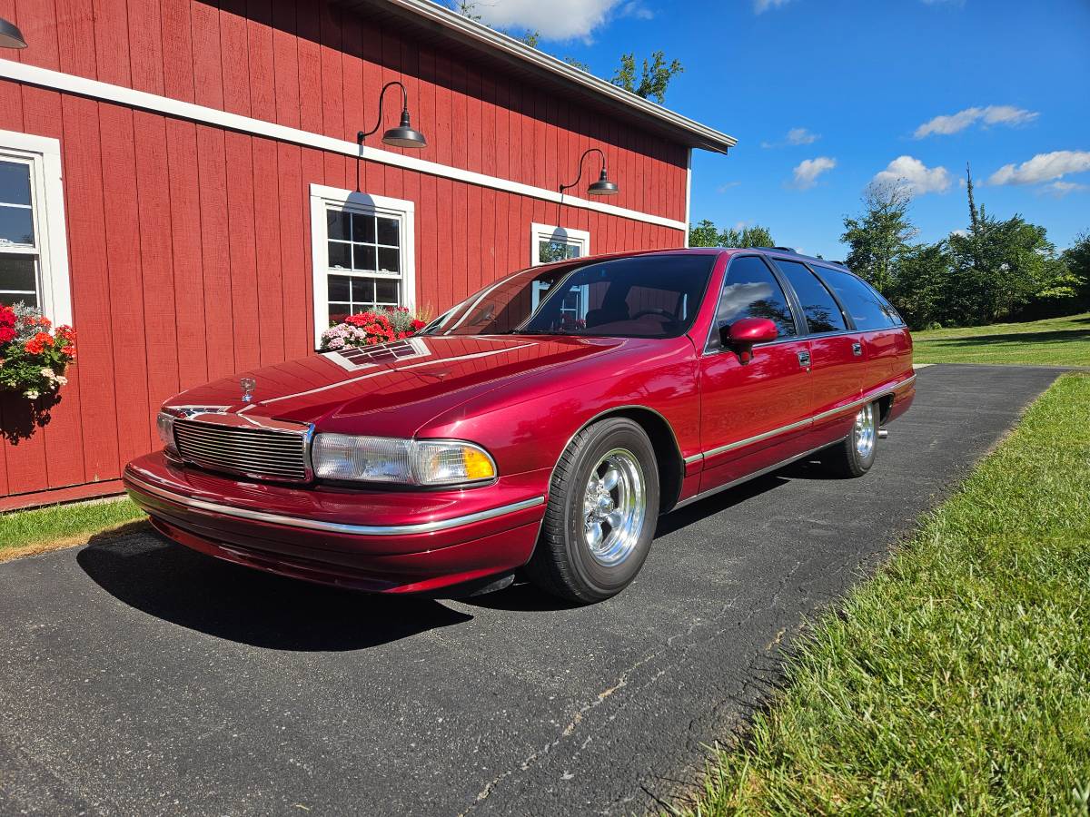 Chevrolet-caprice-classic-wagon-1994-red-10