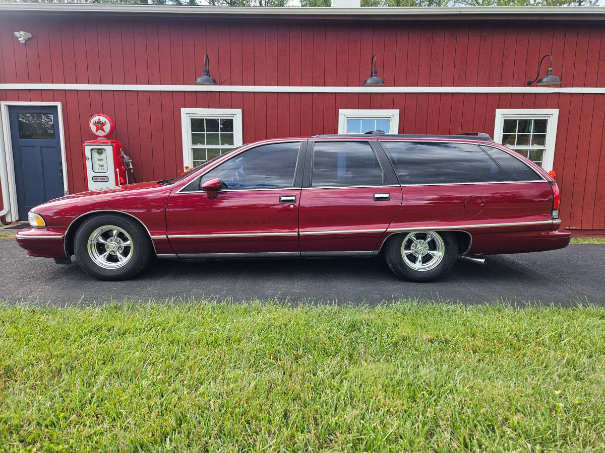 Chevrolet-caprice-classic-wagon-1994-red-13