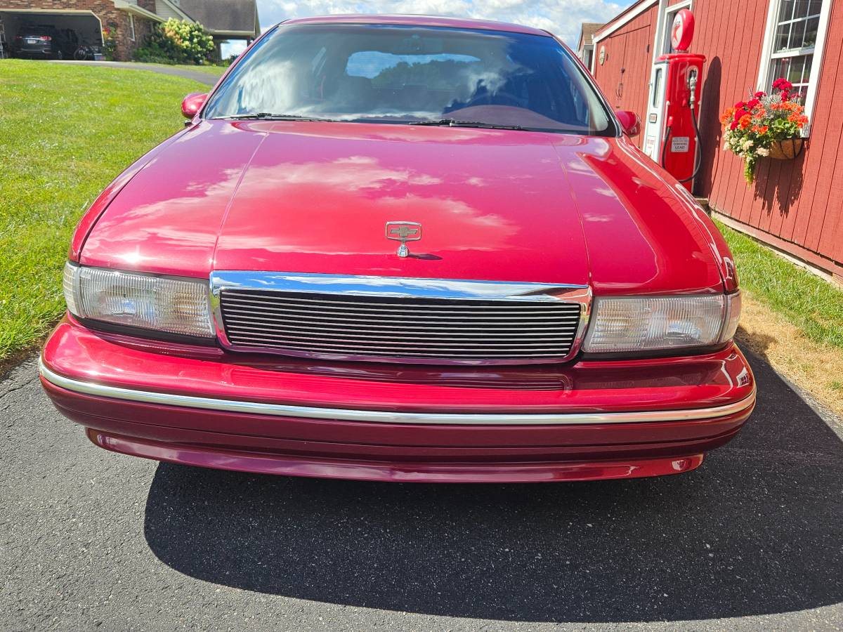 Chevrolet-caprice-classic-wagon-1994-red-9