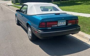 Chevrolet-cavalier-1993-3