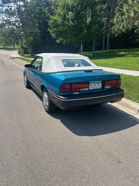 Chevrolet-cavalier-1993-3