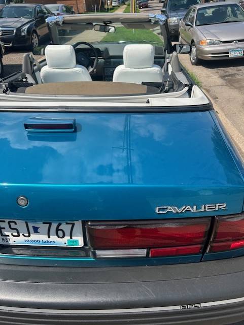 Chevrolet-cavalier-1993-6