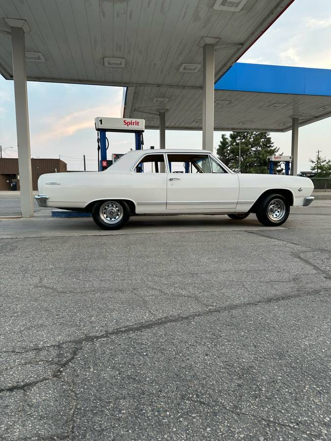 Chevrolet-chevelle-1965-white-12