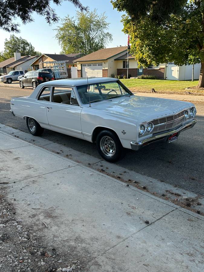 Chevrolet-chevelle-1965-white-3