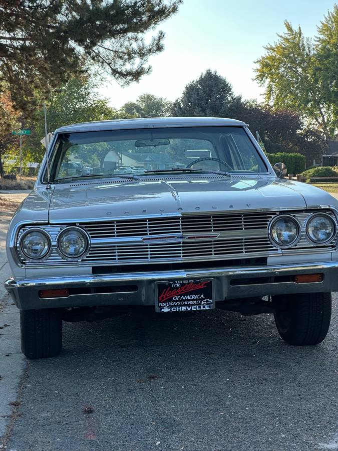 Chevrolet-chevelle-1965-white-4