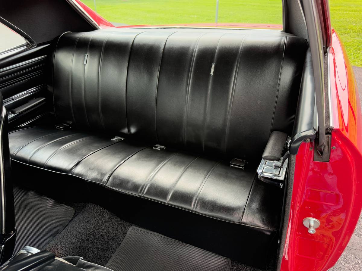 Chevrolet-chevelle-1966-red-24