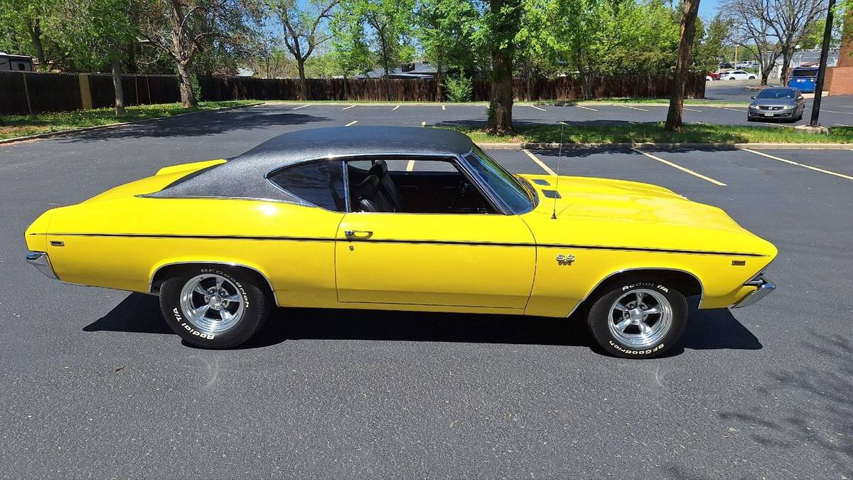 Chevrolet-chevelle-1969-yellow-1