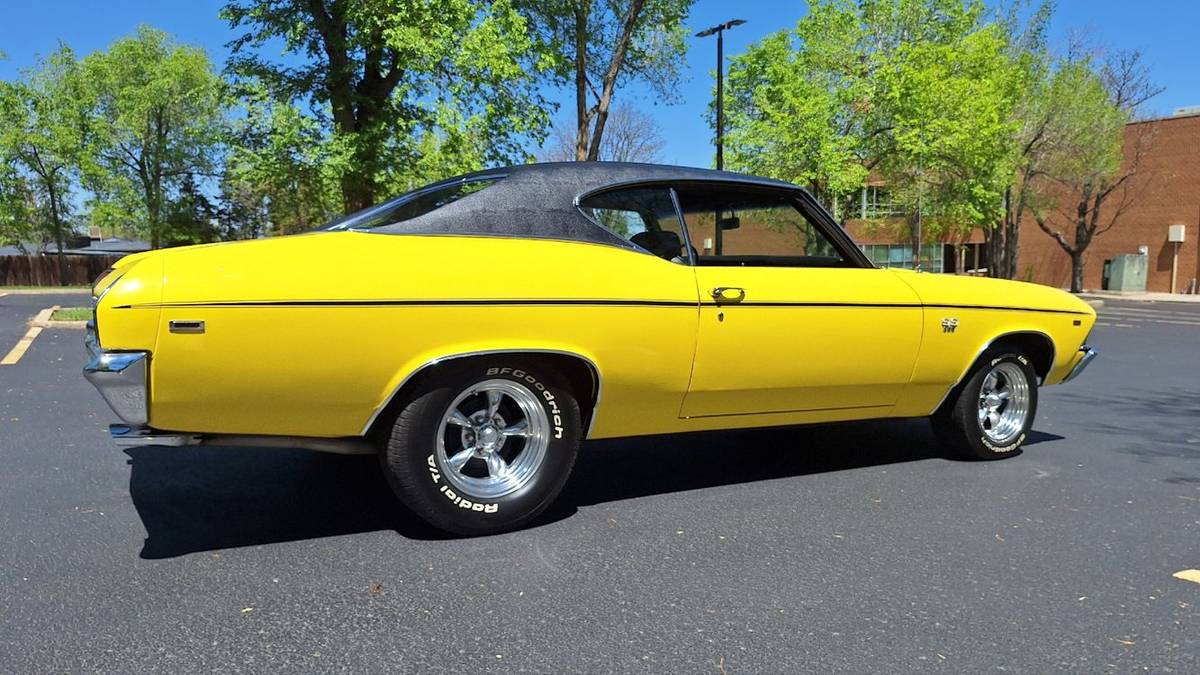 Chevrolet-chevelle-1969-yellow-10
