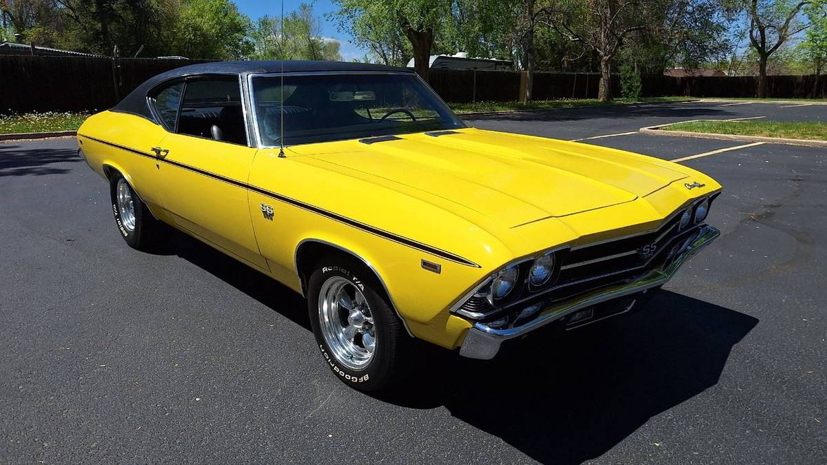 Chevrolet-chevelle-1969-yellow-12