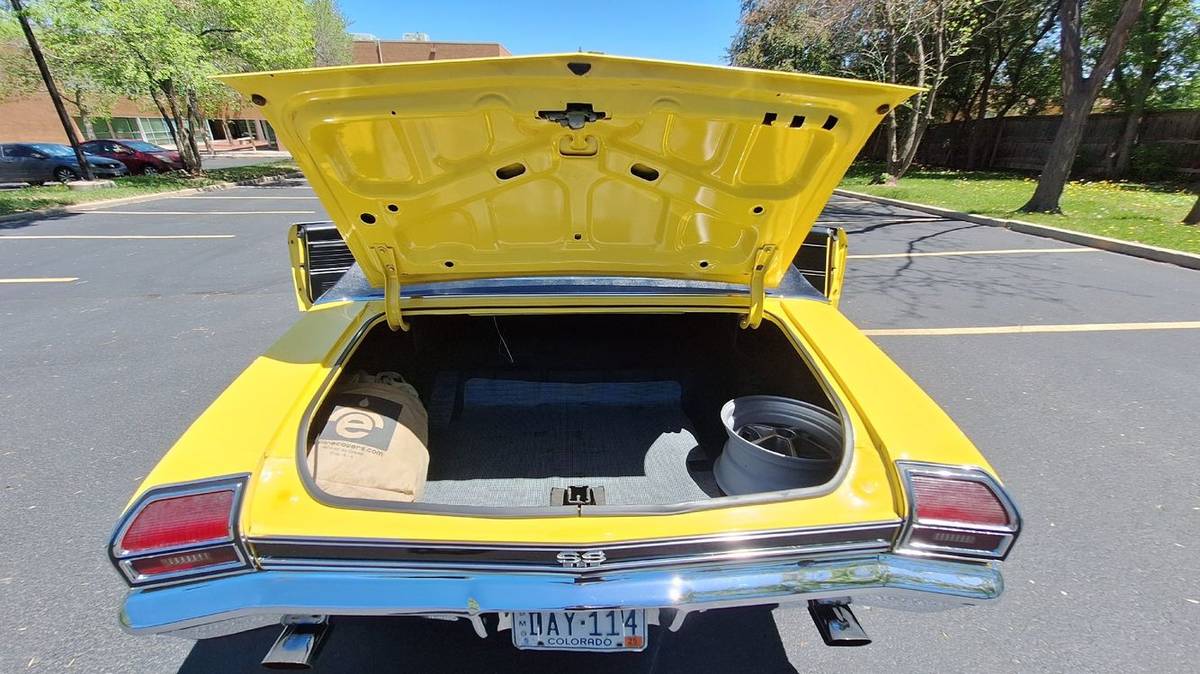 Chevrolet-chevelle-1969-yellow-20