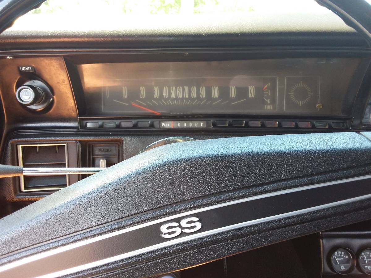Chevrolet-chevelle-malibu-1971-orange-13